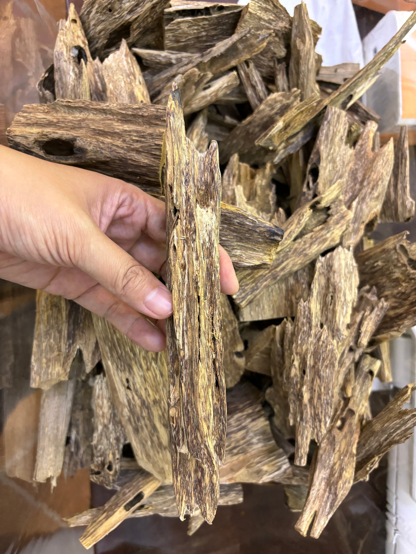 Wanxiang, insect bites form knot fragrance, elegant, floral and fruity, double and triple oud