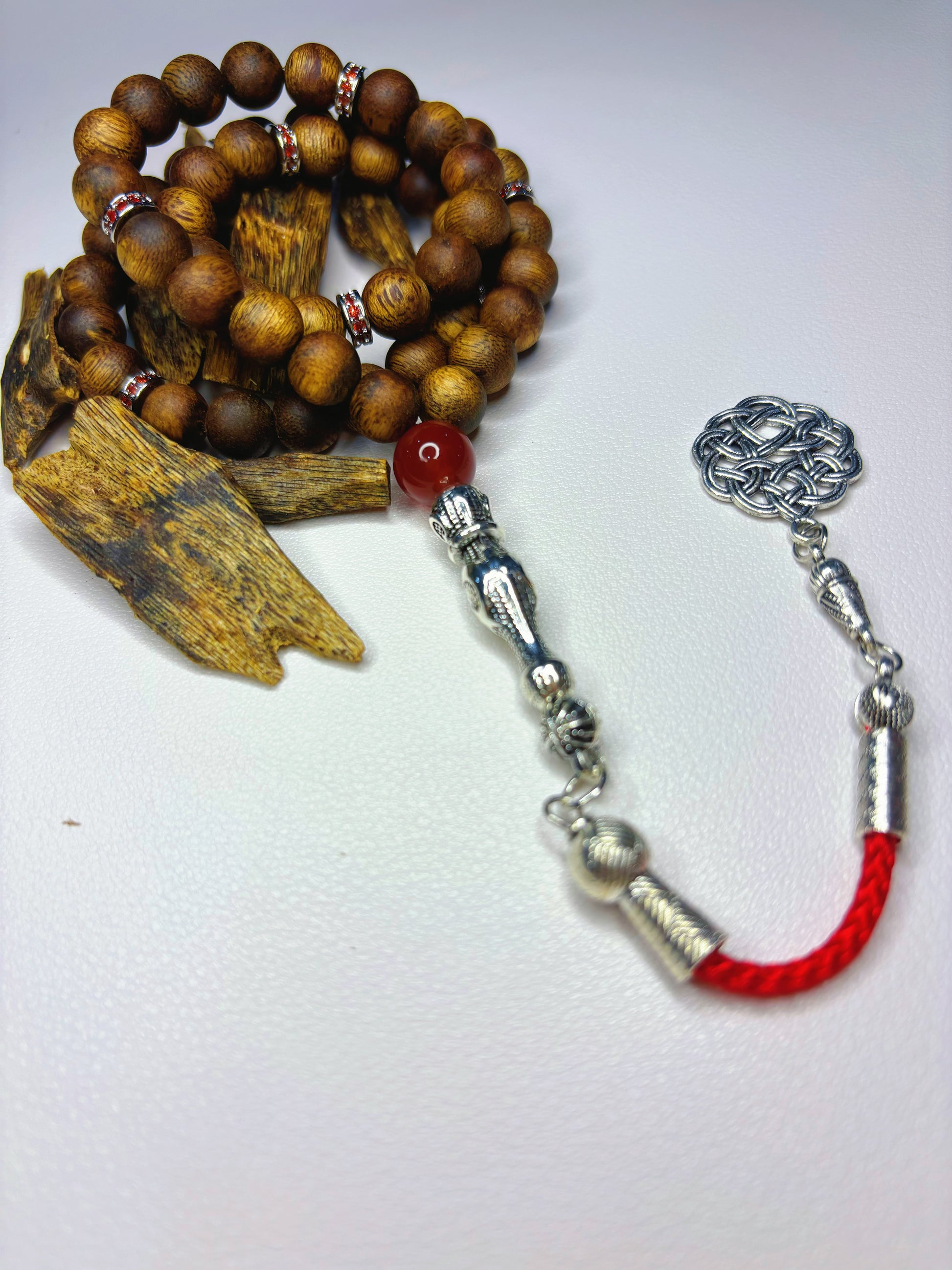 MASBAHA Oud Wood Rosary | Red Geometric Detail, Blessing for Life Passion - 100% Pure Agarwood, No Artificial Oil, Native Scent - China_Oud